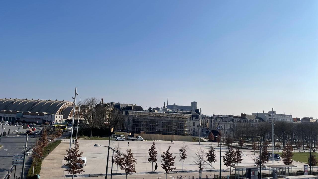 Appartement Porte Mars Reims Exteriör bild